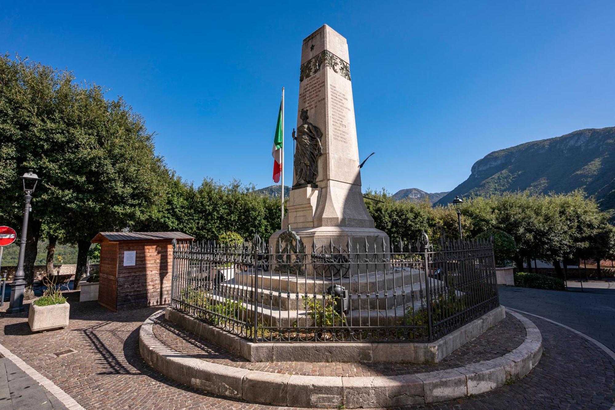 Piazza Laurino Apartments Basic Excursions Alto Cilento Cammino Giubilare Di Santelena 外观 照片