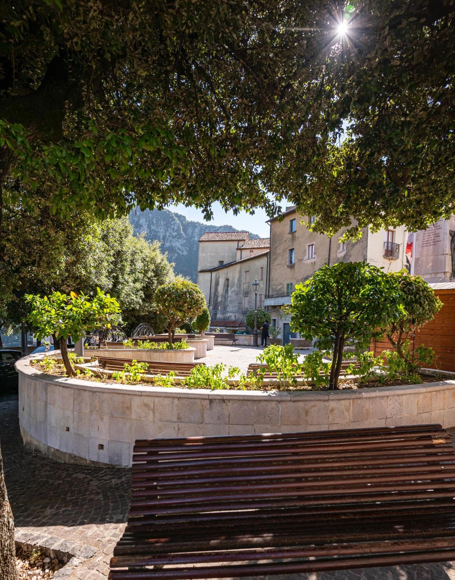 Piazza Laurino Apartments Basic Excursions Alto Cilento Cammino Giubilare Di Santelena 外观 照片