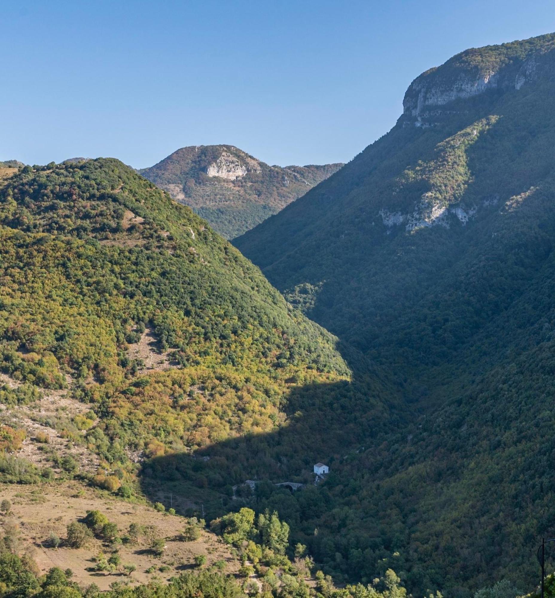 Piazza Laurino Apartments Basic Excursions Alto Cilento Cammino Giubilare Di Santelena 外观 照片